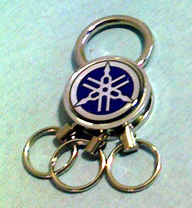 YAMAHA���}�n�@�u���[�@3�A�L�[�z���_�[